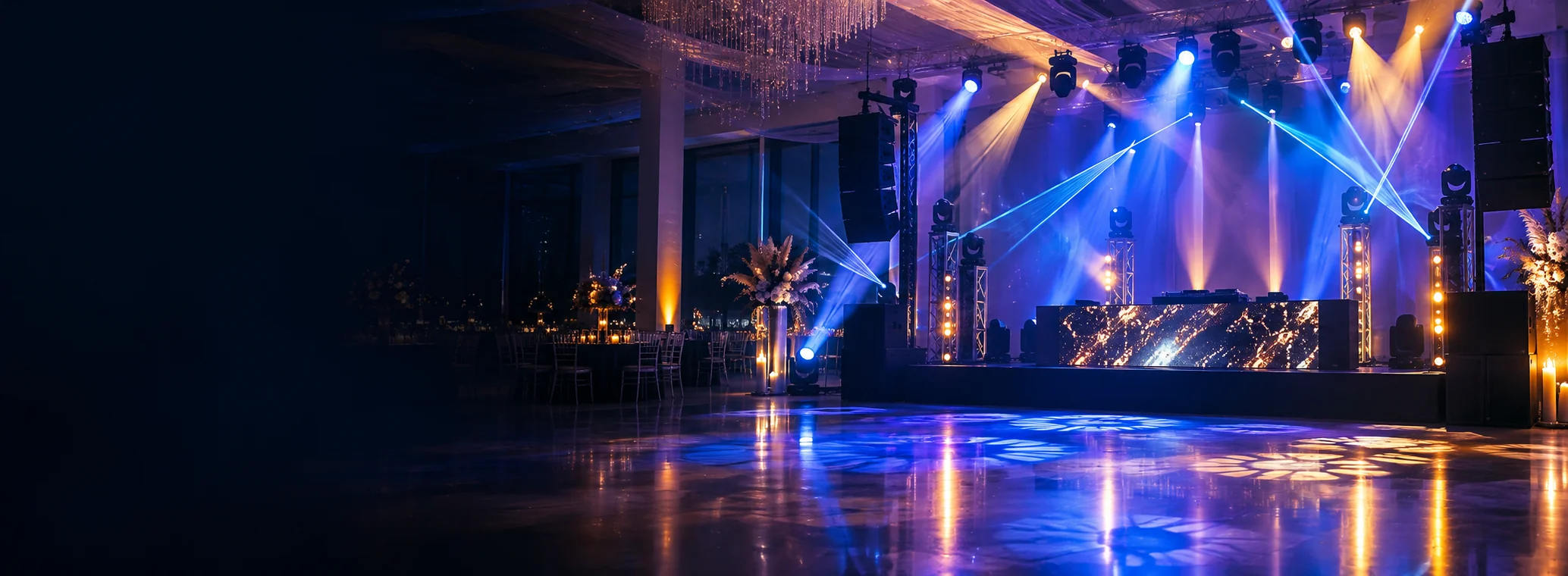 Scène événementielle avec sonorisation et faisceaux lumineux Star Music System