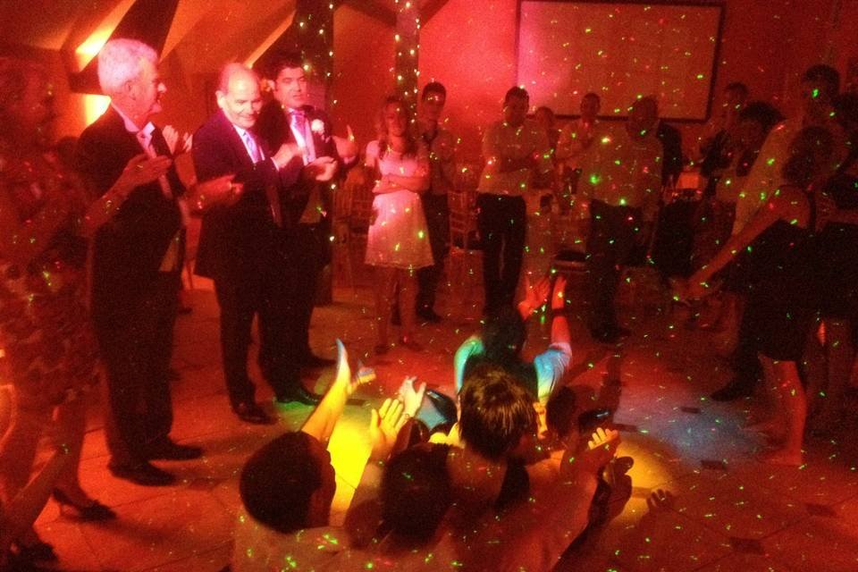 Ambiance de soirée avec jeux de lumière Star Music System